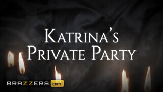Brazzers - A vadító kitetovált Katrina Jade kettő dákót kap