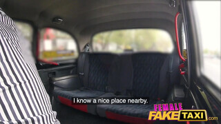 Female Fake Taxi - Nathaly Cherie a gigászi tőgyes taxis pipi
